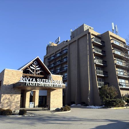 Divya Sutra Plaza And Conference Centre, Vernon, Bc Kültér fotó