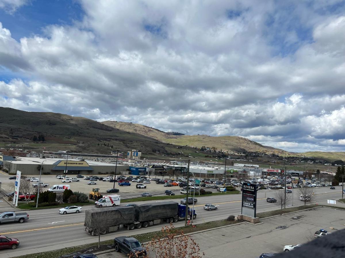 Divya Sutra Plaza And Conference Centre, Vernon, Bc Kültér fotó